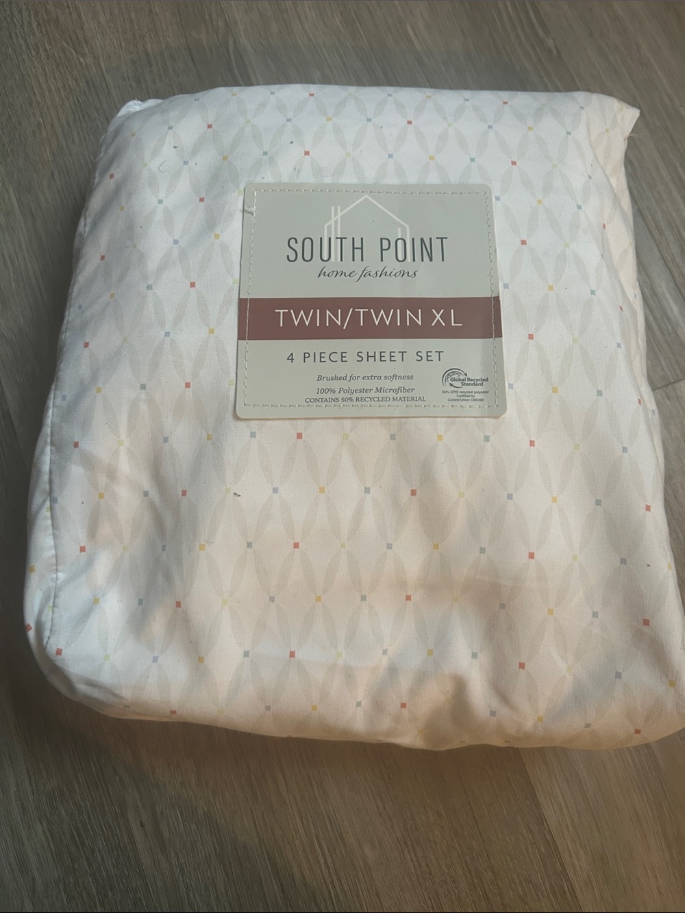 South Point Twin/Twin XL 4-Piece Sheet Set in White with Subtle Multi Dots